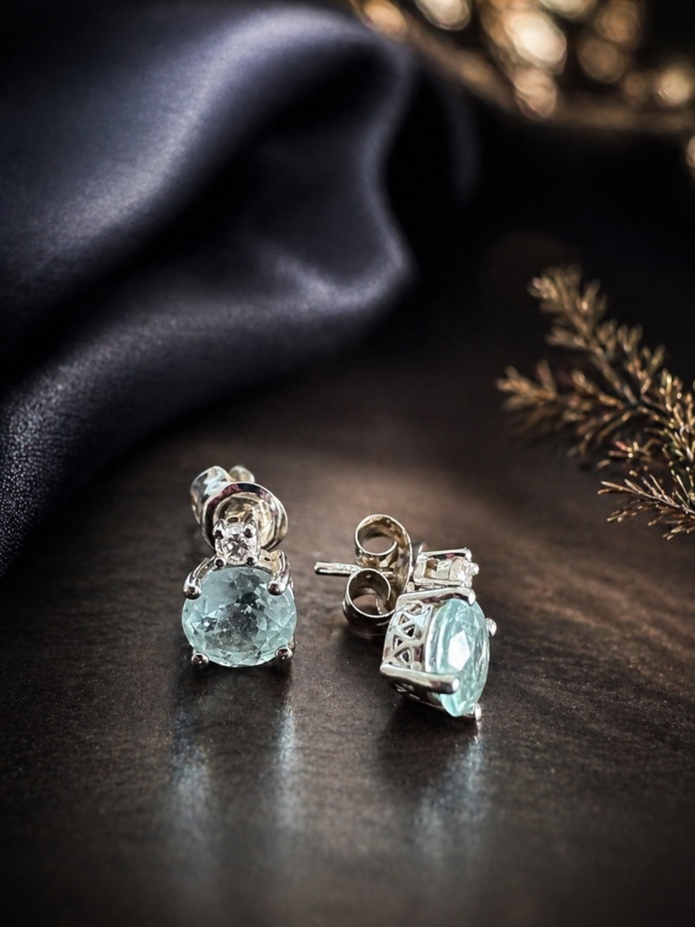 9K White Gold Blue Topaz & Zirconia Stud Earrings Vintage Elegant Pair - Picture 4 of 6